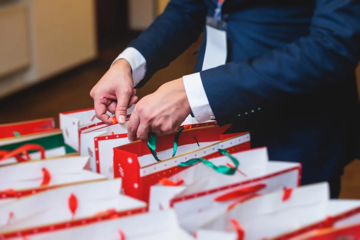 4 Ways to Use Custom Company Merchandise in Marketing Campaigns