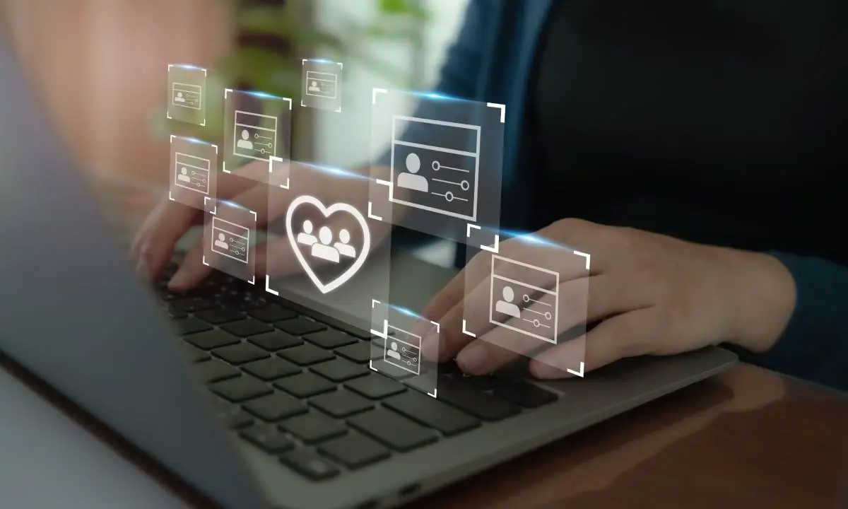 The Role of Online Company Stores in Employee Retention Strategies