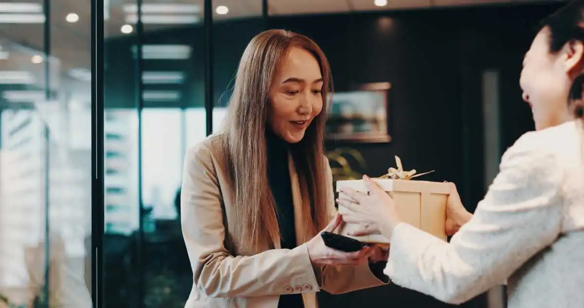 Impress Clients with Custom Company Store Gifts